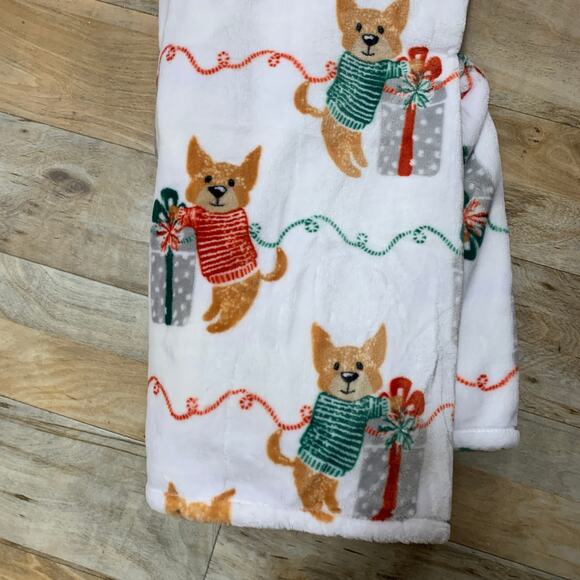 Berkshire Joy Corgi Dog Puppy Christmas Presents Plush Throw Blanket Soft White - Picture 4 of 8